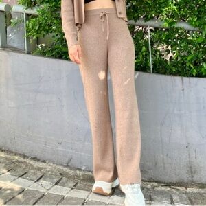 Uniqlo Women's Beige Wide Leg Knit Pants